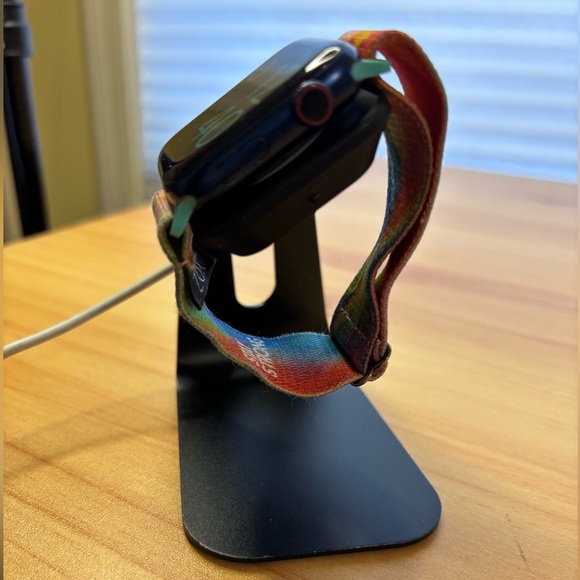 Black Charger Watch Stand+Apple Watch Charger (Watch to USB) Fast Charging Cable - Picture 3 of 8
